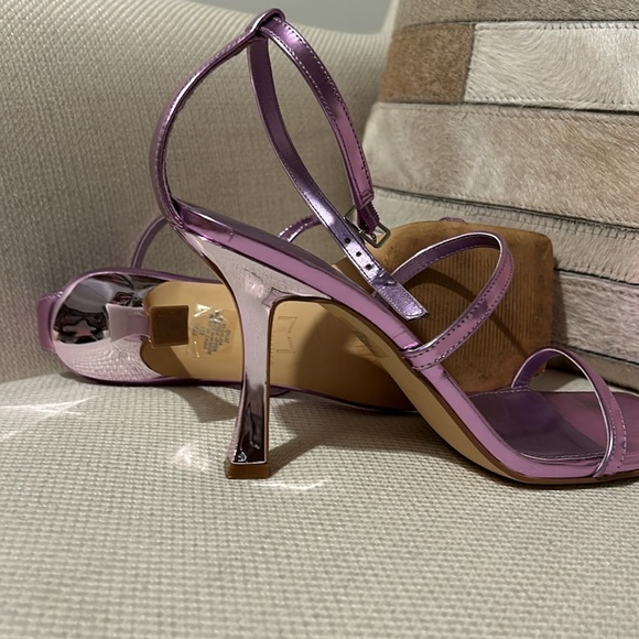 Worn once metallic purple heels - Picture 3 of 7